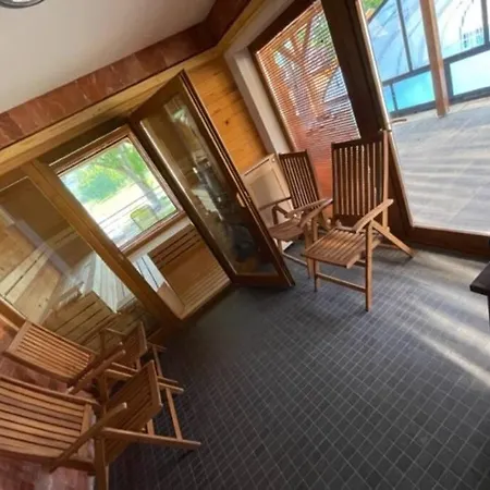 Csomopont Csaladi Vendeghaz アパート Somogytur