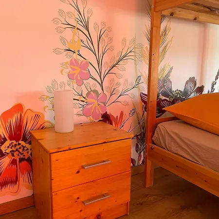 Csomopont Csaladi Vendeghaz アパート