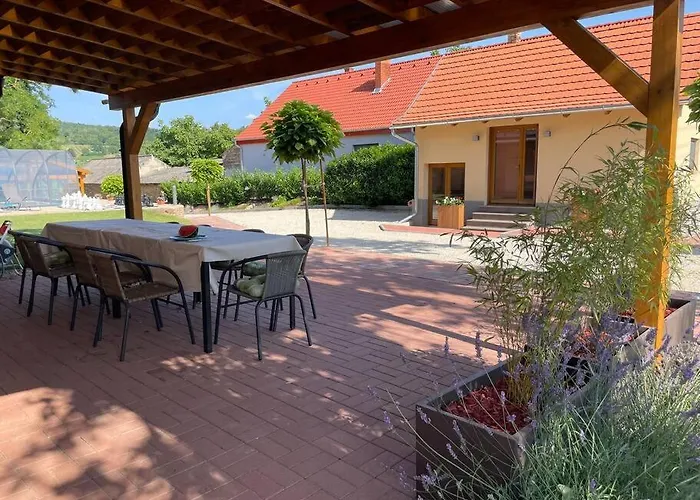 Lejlighed Csomopont Csaladi Vendeghaz *